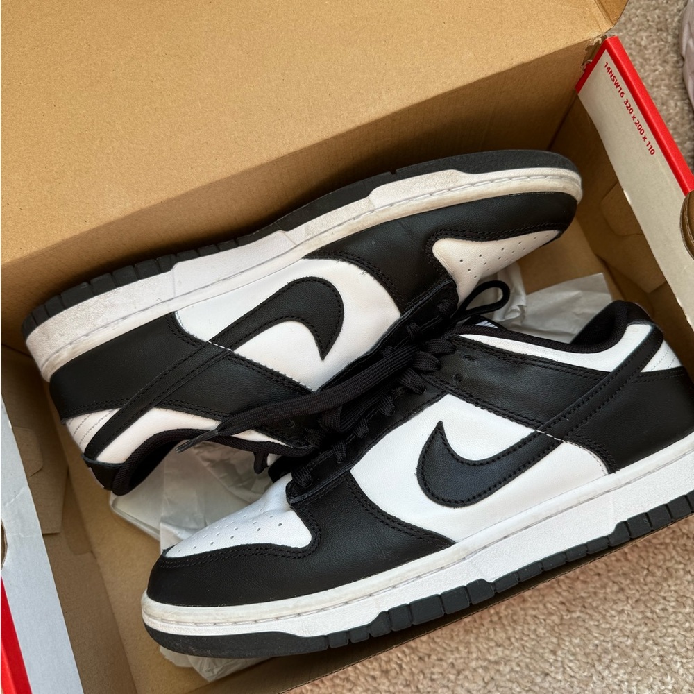 Nike Panda Dunks